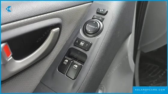 HYUNDAI STAREX 12-SEATER WAGON