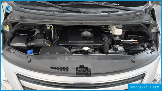 HYUNDAI STAREX 5-SEATER VAN