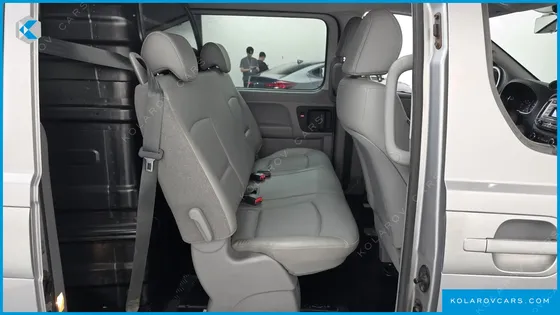 HYUNDAI STAREX 5-SEATER VAN