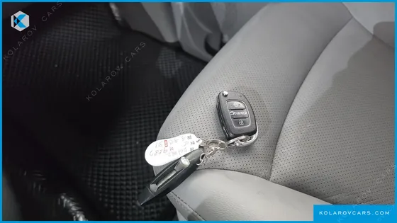 HYUNDAI STAREX 5-SEATER VAN