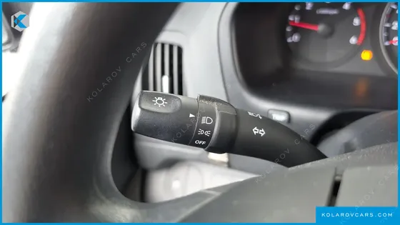 HYUNDAI STAREX 5-SEATER VAN