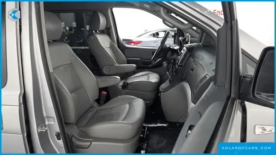HYUNDAI STAREX 5-SEATER VAN