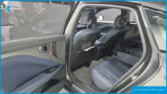 KIA K8 SIGNATURE BLACK