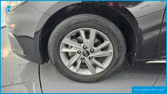 KIA K5 2.0 LPI RENTAL CAR