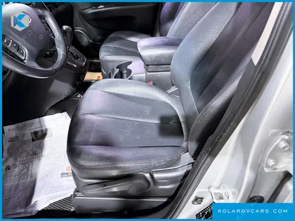 KIA CARENS LPI 2.0 GLX