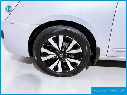 KIA CARENS LPI 2.0 GLX