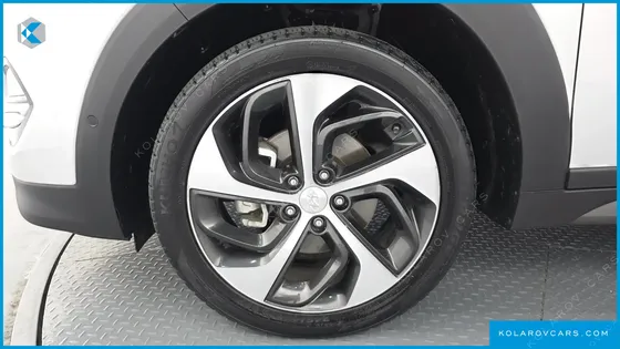 HYUNDAI TUCSON DIESEL 2.0 2WD