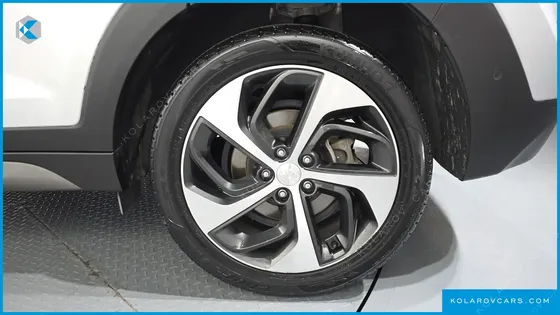 HYUNDAI TUCSON DIESEL 2.0 2WD