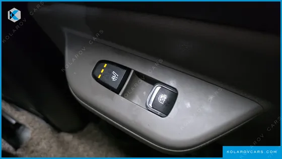 KIA CARNIVAL DIESEL 9-SEATER NOBLESSE