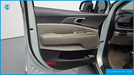 KIA CARNIVAL DIESEL 9-SEATER NOBLESSE