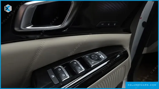 KIA CARNIVAL DIESEL 7-SEATER SIGNATURE