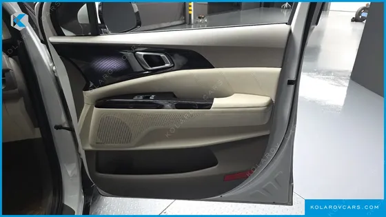 KIA CARNIVAL DIESEL 7-SEATER SIGNATURE