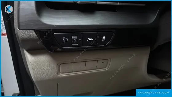 KIA CARNIVAL DIESEL 7-SEATER SIGNATURE