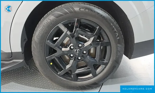 KIA CARNIVAL GASOLINE 7 SEATER X LINE