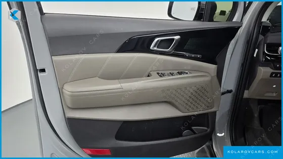 KIA CARNIVAL GASOLINE 7 SEATER X LINE