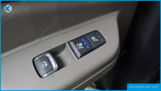 KIA CARNIVAL GASOLINE 7 SEATER X LINE