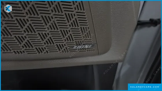 KIA CARNIVAL GASOLINE 7 SEATER X LINE