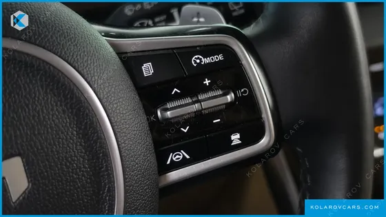 KIA CARNIVAL GASOLINE 7-SEATER SIGNATURE