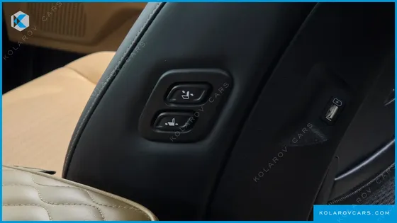 KIA CARNIVAL GASOLINE 7-SEATER SIGNATURE