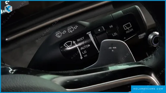 KIA CARNIVAL GASOLINE 7-SEATER SIGNATURE