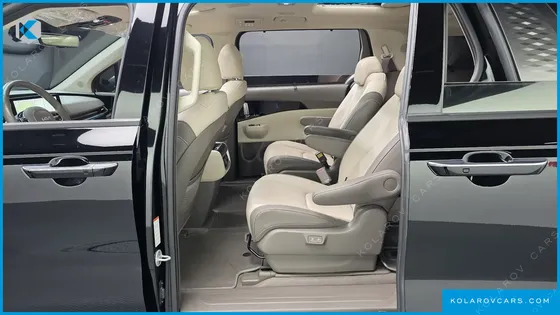 KIA CARNIVAL DIESEL 9-SEATER GRAVITY