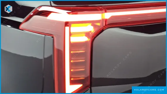 KIA CARNIVAL DIESEL 9-SEATER GRAVITY
