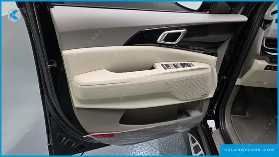 KIA CARNIVAL DIESEL 9-SEATER GRAVITY