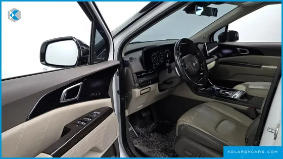 KIA CARNIVAL GASOLINE 7-SEATER SIGNATURE