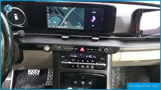 KIA CARNIVAL GASOLINE 7-SEATER SIGNATURE