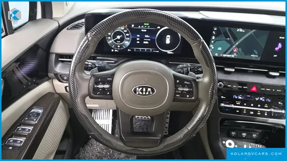 KIA CARNIVAL GASOLINE 7-SEATER SIGNATURE