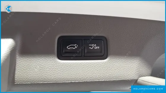 KIA CARNIVAL GASOLINE 7-SEATER SIGNATURE