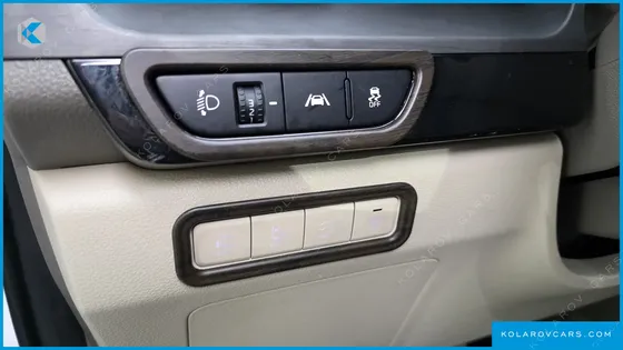 KIA CARNIVAL GASOLINE 7-SEATER SIGNATURE