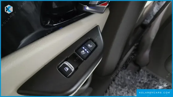 KIA CARNIVAL GASOLINE 7-SEATER SIGNATURE