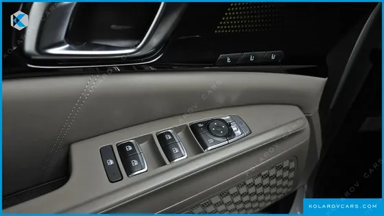 KIA CARNIVAL HEV 7SEATER GRAVITY