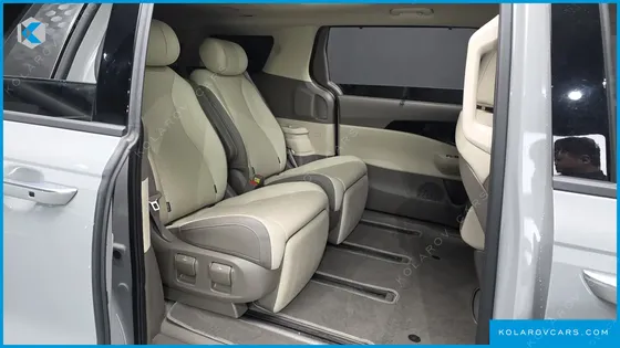 KIA CARNIVAL GASOLINE 7-SEATER GRAVITY