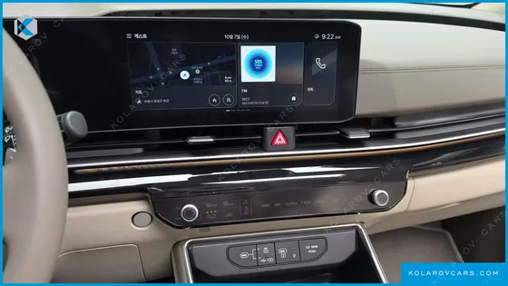 KIA CARNIVAL GASOLINE 7-SEATER GRAVITY