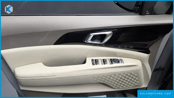 KIA CARNIVAL GASOLINE 7-SEATER GRAVITY