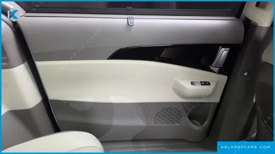 KIA CARNIVAL GASOLINE 7-SEATER GRAVITY