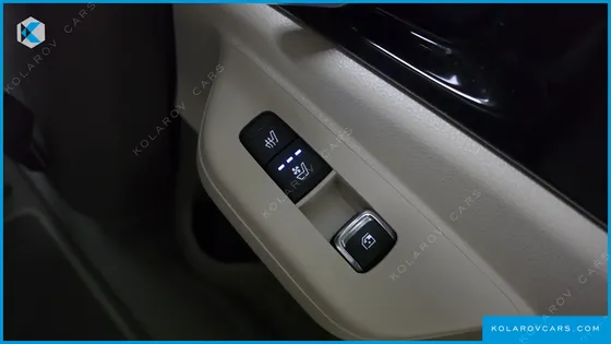 KIA CARNIVAL GASOLINE 7-SEATER GRAVITY