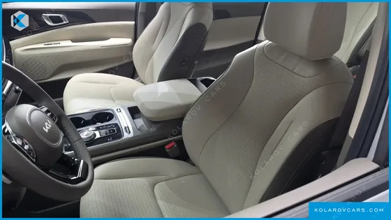 KIA CARNIVAL GASOLINE 7-SEATER GRAVITY