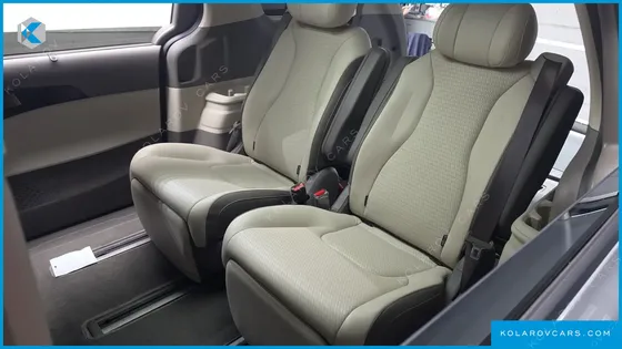 KIA CARNIVAL GASOLINE 7-SEATER GRAVITY