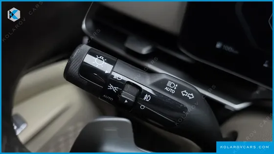 KIA CARNIVAL GASOLINE 7-SEATER GRAVITY