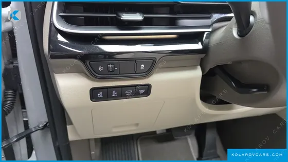 KIA CARNIVAL GASOLINE 7-SEATER GRAVITY