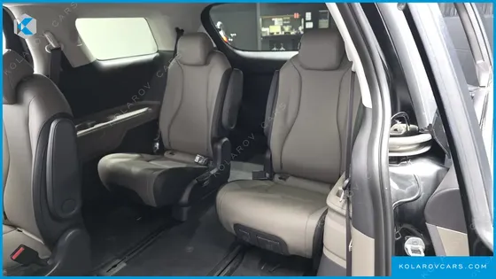 KIA CARNIVAL DIESEL 9-SEATER PRESTIGE