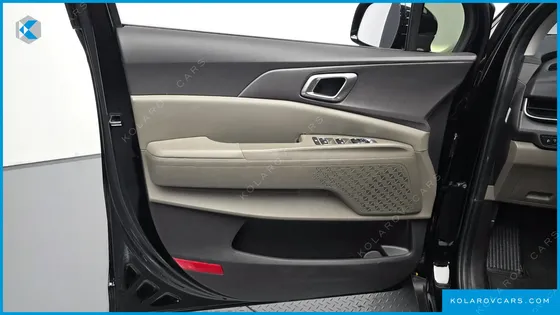 KIA CARNIVAL DIESEL 9-SEATER PRESTIGE