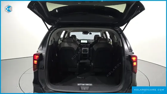 KIA CARNIVAL DIESEL 9-SEATER PRESTIGE