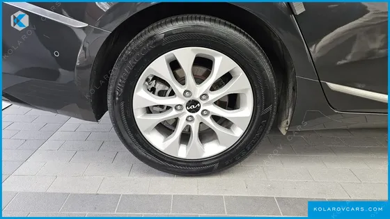 KIA K8 2.5 GASOLINE 2WD