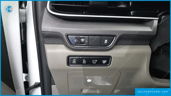 KIA CARNIVAL DIESEL 9-SEATER NOBLESSE