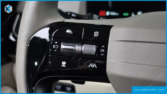 KIA CARNIVAL HEV 9-SEATER HI-LIMOUSINE