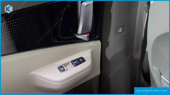 KIA CARNIVAL HEV 9-SEATER HI-LIMOUSINE